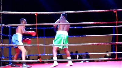 Dodzi Kemeh vs. Francis Appalo 015.jpg