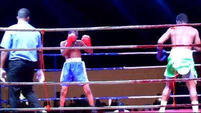 Dodzi Kemeh vs. Francis Appalo 016.jpg