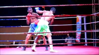 Dodzi Kemeh vs. Francis Appalo 032.jpg