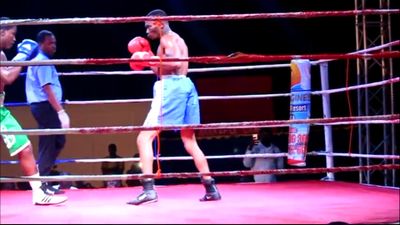 Dodzi Kemeh vs. Francis Appalo 033.jpg