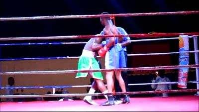Dodzi Kemeh vs. Francis Appalo 035.jpg
