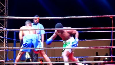 Dodzi Kemeh vs. Francis Appalo 051.jpg