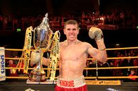 File:Eamonn O'Kane with Prizefighter trophy.jpg