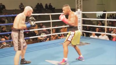 Edelson dos Santos Silva vs. Rodolfo Franz 041.jpg