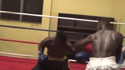 Emmanuel Mensah vs. Rashid Musu 018.jpg