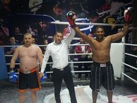 File:Epifanio Mendoza vs Ilic Todor.jpg