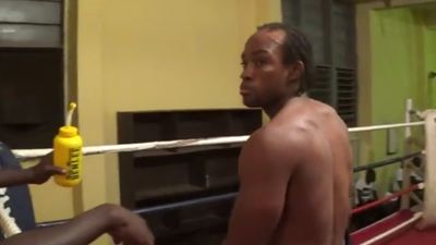 Ernest Amuzu vs. David Okai 001.jpg
