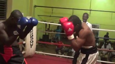 Ernest Amuzu vs. David Okai 006.jpg