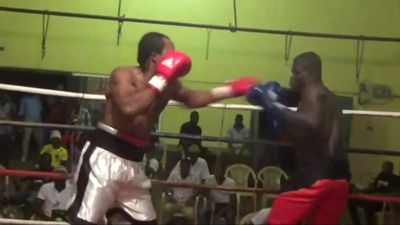 Ernest Amuzu vs. David Okai 014.jpg