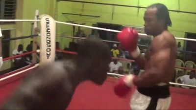Ernest Amuzu vs. David Okai 017.jpg