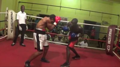 Ernest Amuzu vs. David Okai 027.jpg
