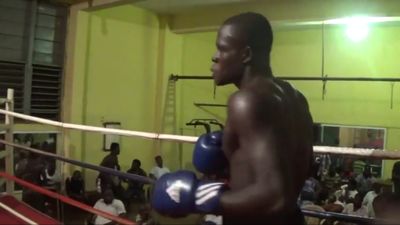 Ernest Amuzu vs. David Okai 032.jpg
