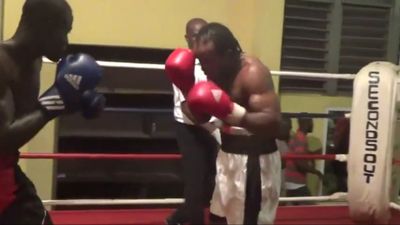 Ernest Amuzu vs. David Okai 042.jpg