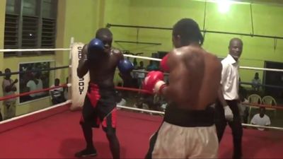 Ernest Amuzu vs. David Okai 075.jpg