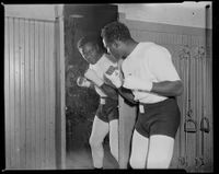 File:Ezzard Charles2.jpg