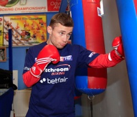 File:Frampton on the heavy bag.jpg