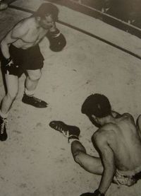File:Frank Flannery V Alfredo Flores.JPG