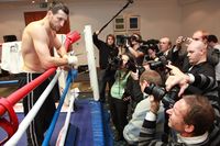 File:Froch talks to media Oct 09.jpg