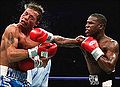 Gatti Mayweather 2005.jpg