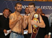 File:Hamdan Stieglitz weigh in.jpg