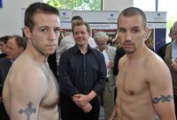 File:Haughian McIntyre weighIn.jpg