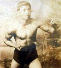 File:Henry Galliano One Punch Hogan.jpg