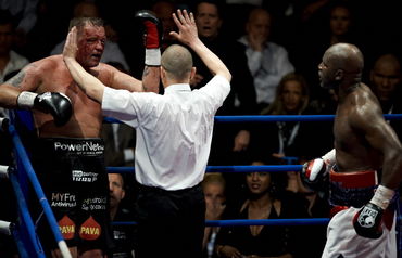 Holyfield Nielsen 503999669.jpg
