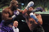 File:Holyfield Ruiz III 551282.jpg