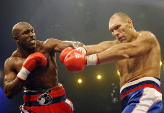 Holyfield Valuev 84099306.jpg