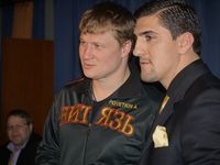 File:Huck Povetkin.JPG