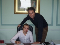 File:IAIN WEAVER MATCHROOM.JPG