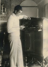 File:JackVitrola.JPG
