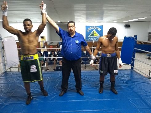 Jackson Junior vs. Paulo Henrique Santos (21).jpg