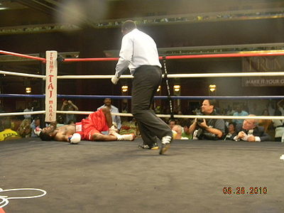 Jason Johns knocked out by Isiah Seldon