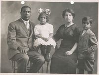 File:JeannetteFamily.jpg