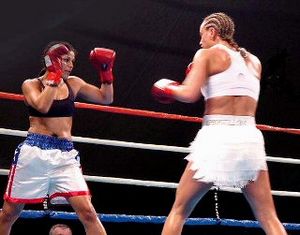 Jessica Rakoczy vs. Belinda Laracuente (1st meeting).jpg