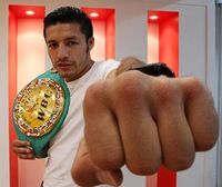 File:Jhonny Gonzalez.jpg