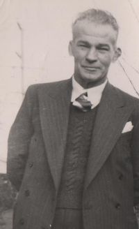 File:Jim Broadfoot.jpg