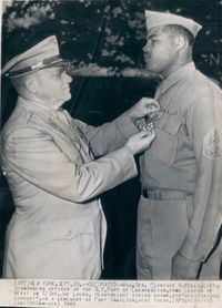 File:JoeLouis1945.jpg