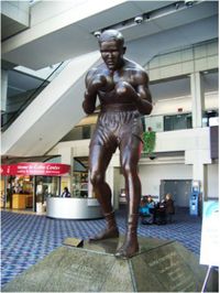 File:JoeLouisStatue.jpg