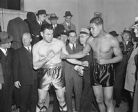 File:Joe Louis vs. Paulino Uzcudun-U756146INP.jpg