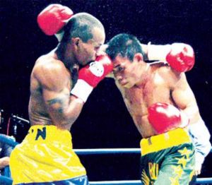 Chris John vs. Oscar Leon