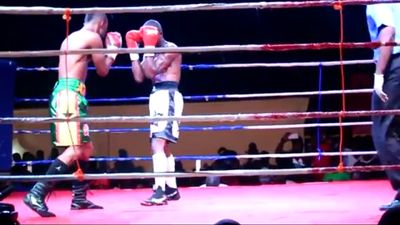 Joseph Agbeko vs. Frank Kiwalabye 006.jpg