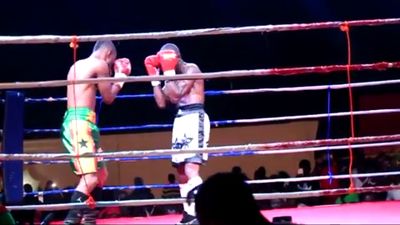 Joseph Agbeko vs. Frank Kiwalabye 009.jpg