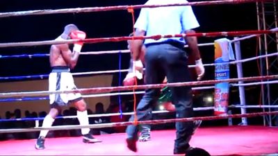 Joseph Agbeko vs. Frank Kiwalabye 020.jpg