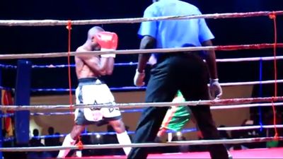 Joseph Agbeko vs. Frank Kiwalabye 022.jpg