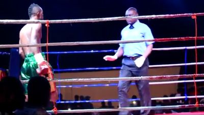 Joseph Agbeko vs. Frank Kiwalabye 024.jpg