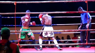 Joseph Agbeko vs. Frank Kiwalabye 037.jpg