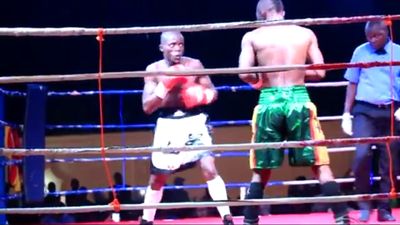 Joseph Agbeko vs. Frank Kiwalabye 040.jpg