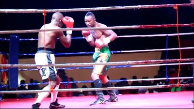 Joseph Agbeko vs. Frank Kiwalabye 045.jpg
